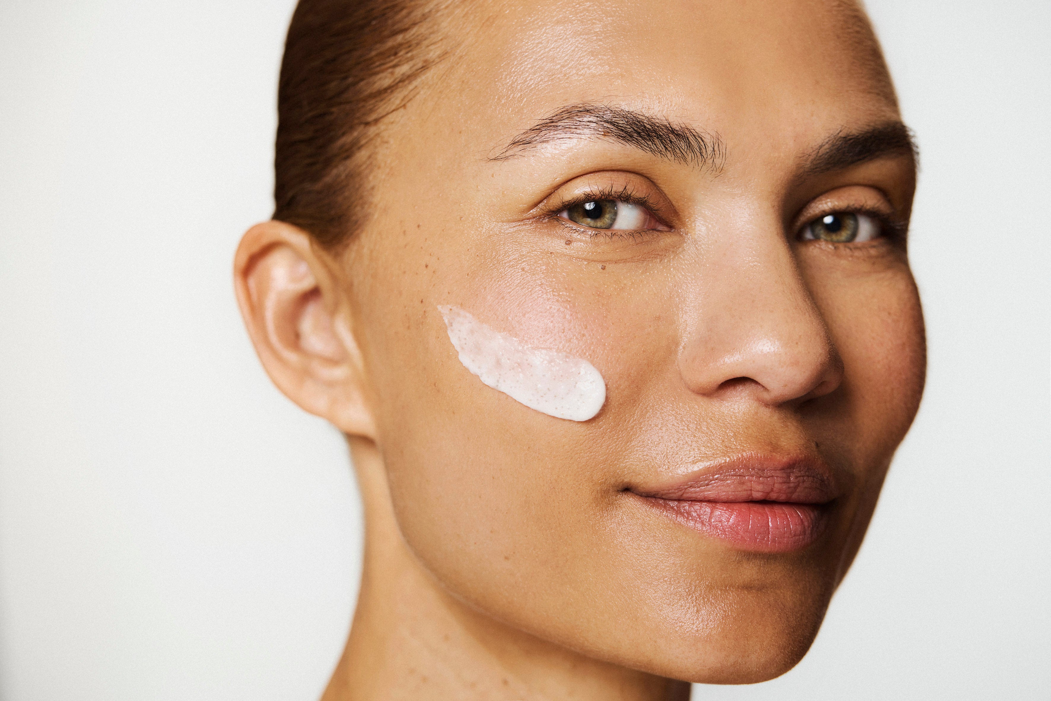 NUORI Creamy Quartz & Enzyme Exfoliator